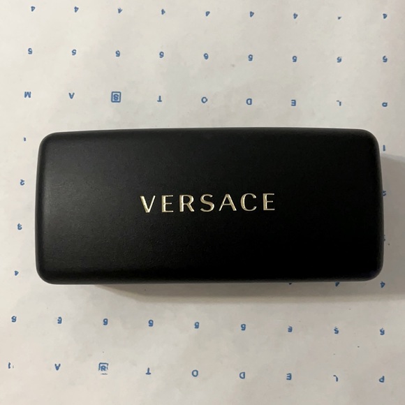 Versace cat eye sunnies - Picture 4 of 5